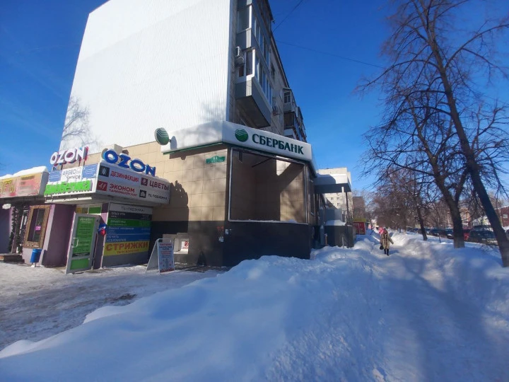 Продажа стрит-ритейла площадью 284,3 кв. м в г. Ульяновске и 2 помещения в Ульяновской области с долей в земельном участке